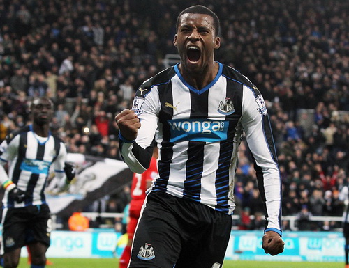Thua đội chót bảng Newcastle, Liverpool trở lại mặt đất