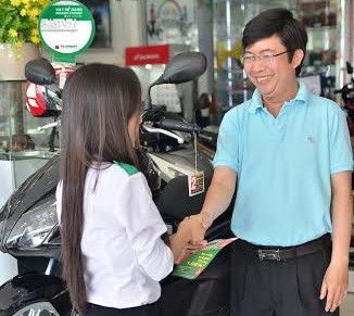 Mua xe máy - dạy con bài toán chi tiêu