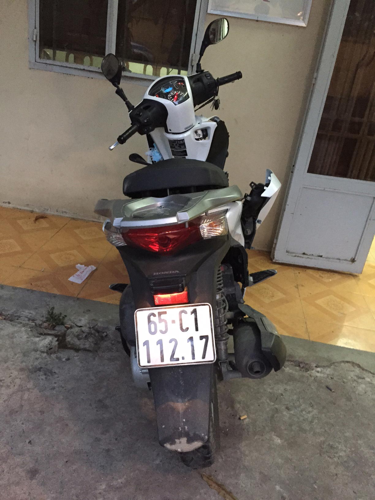 Xe SH, tang vật của vụ cướp