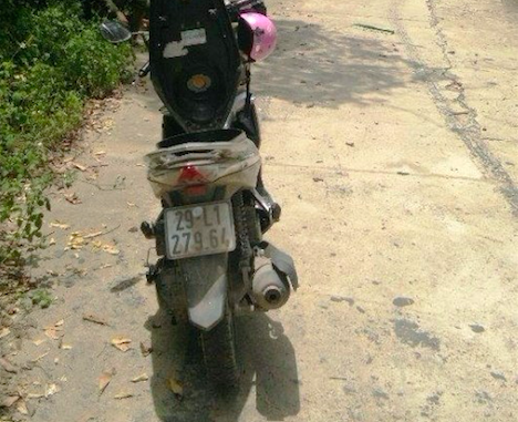 Bế tắc việc tìm chủ 1,6 tỉ đồng trong xe máy “quên” bên đường