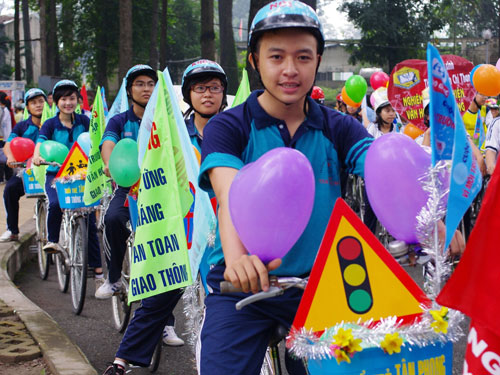 1.500 HS “Đi xe đạp- vì môi trường văn hóa giao thông”