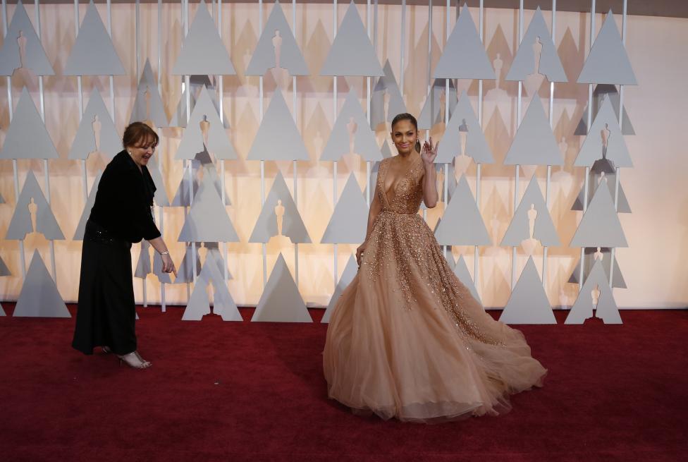 Jennifer Lopez khoảnh khắc tr&ecirc;n thảm đỏ