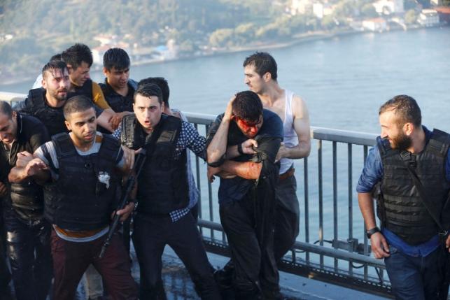 Thổ Nhĩ Kỳ: Lính đảo chính bị "chặt đầu"