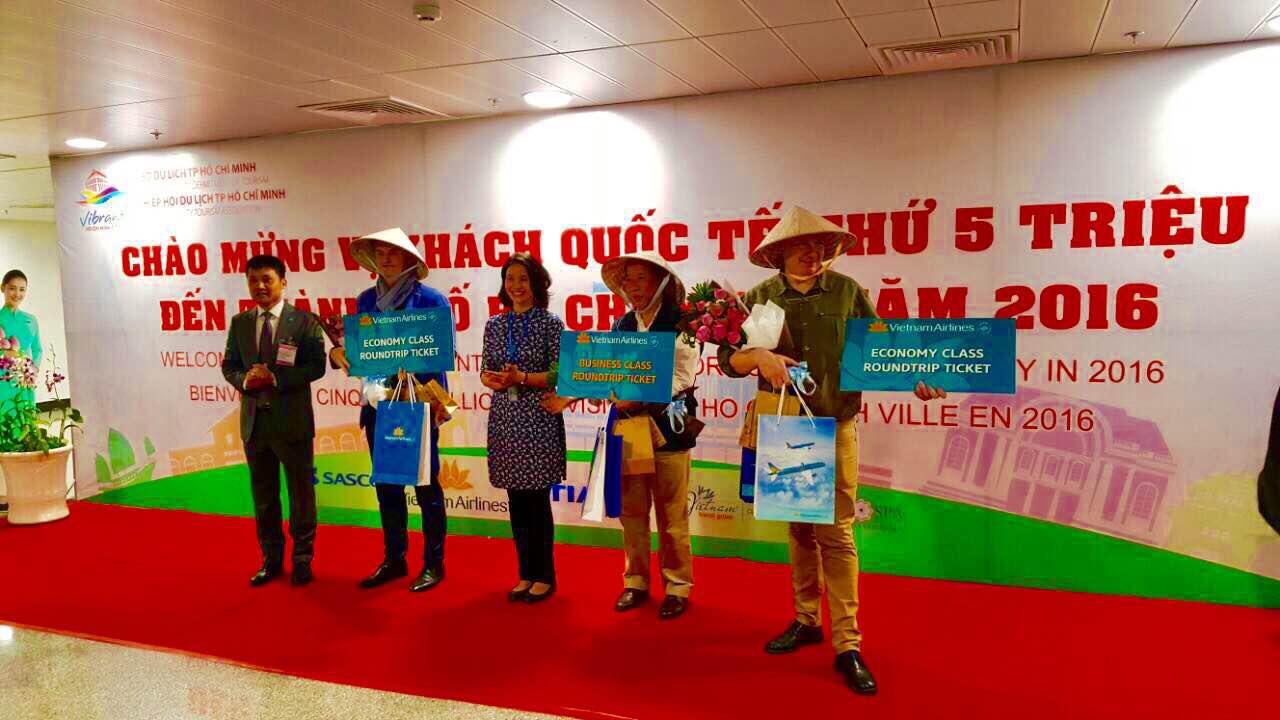 Vietnam Airlines tặng quà giá trị cho khách quốc tế trong dịp Giáng sinh