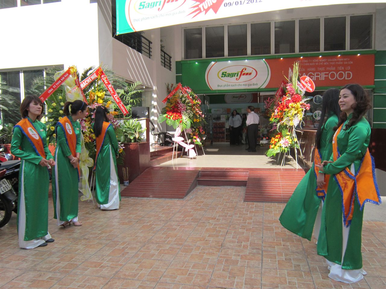 Sagrifood tiếp tục giảm giá thịt heo