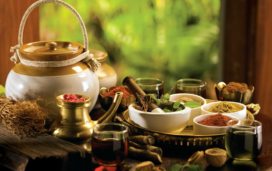 
Bệnh nh&acirc;n điều trị bệnh bằng YHCT v&agrave; y học hiện đại đều cần c&oacute; sự tư vấn của thầy thuốc. Ảnh minh họa.
