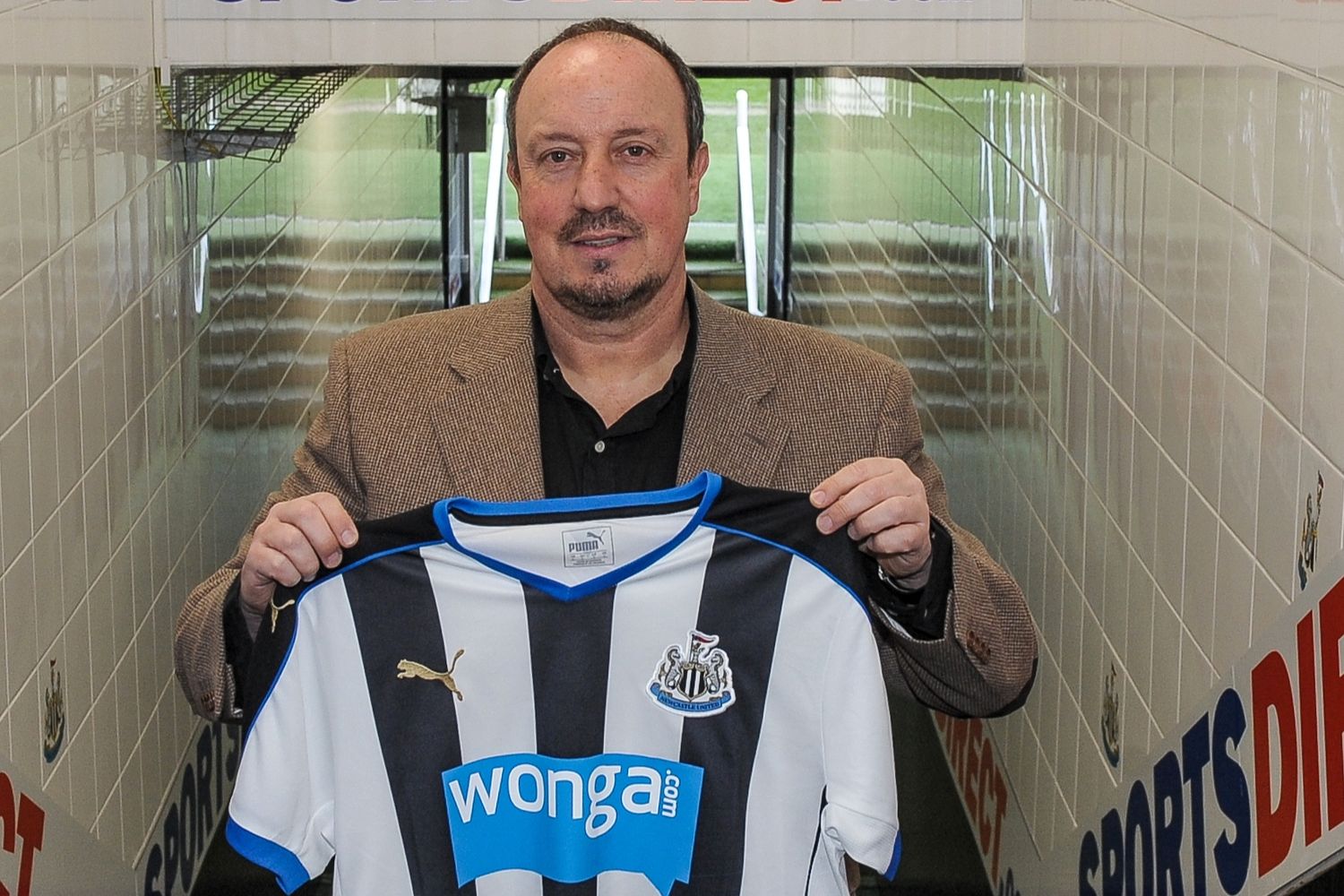 Sa thải McClaren, Newcastle ký hợp đồng với Benitez