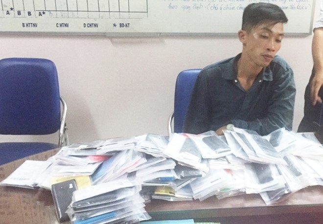 Một giờ trộm được 120 chiếc điện thoại
