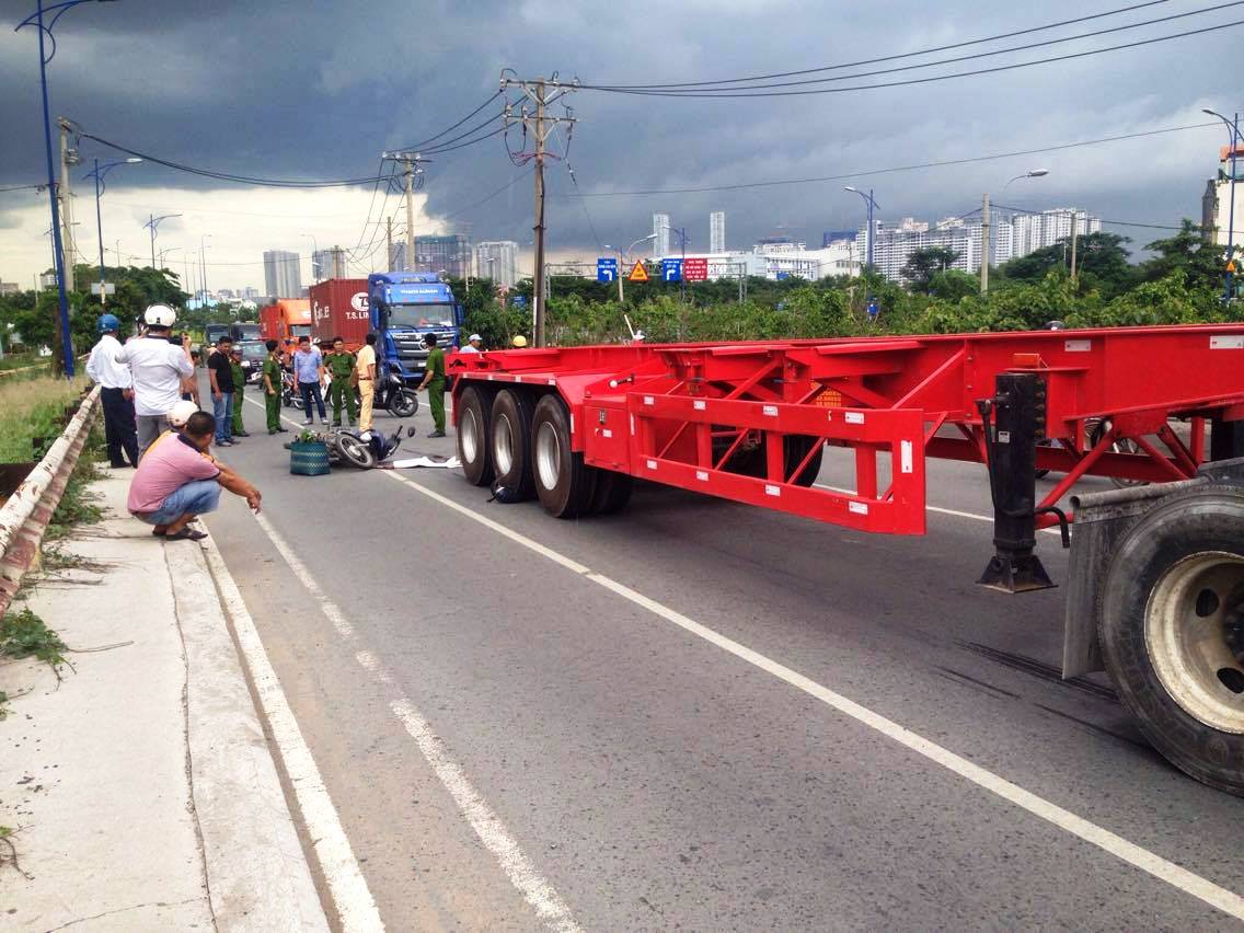 Thảm cảnh thương tâm ở cầu Giồng Ông Tố