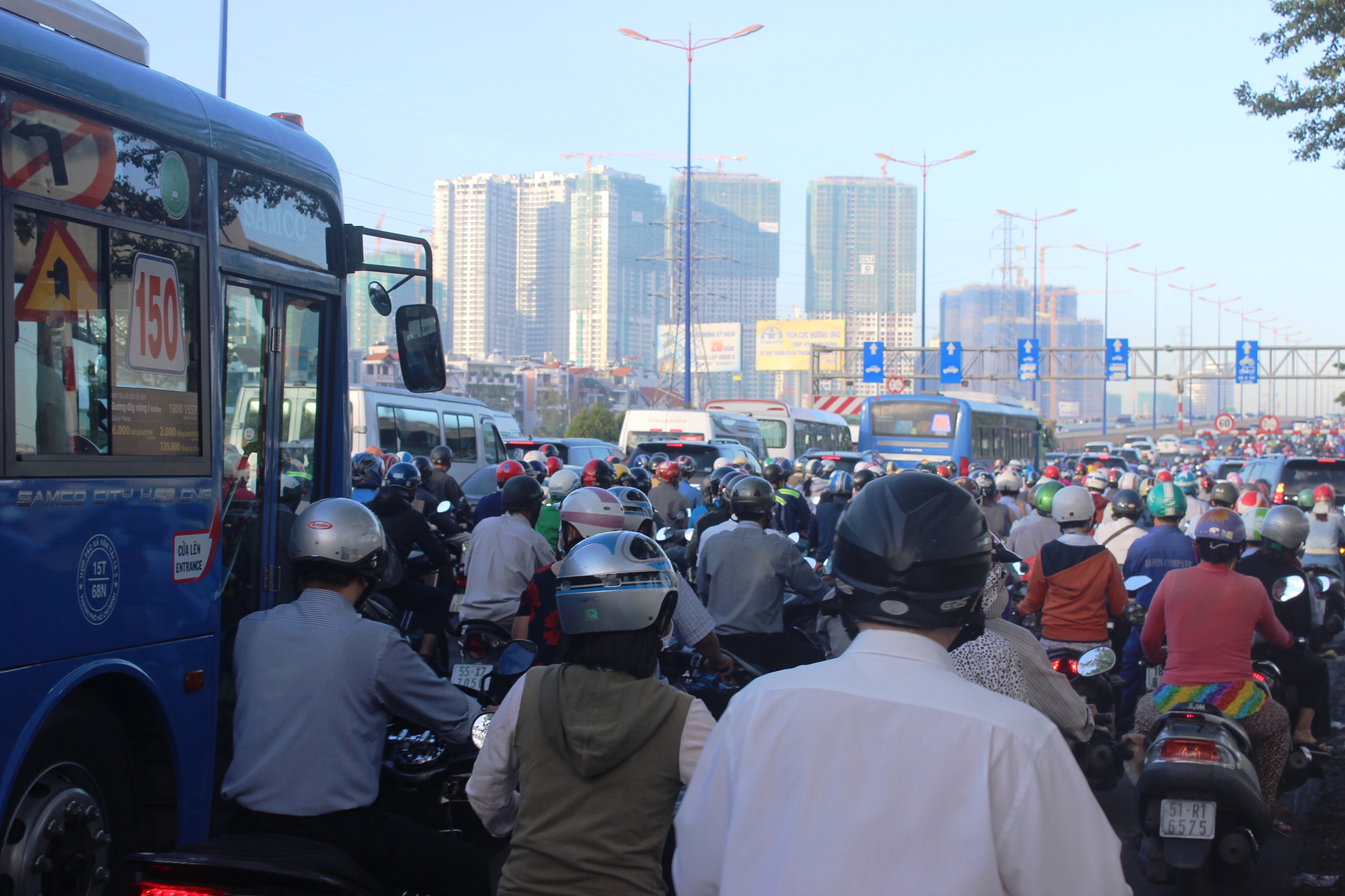 Sự cố làm nhiều người trễ giờ làm, giờ học
