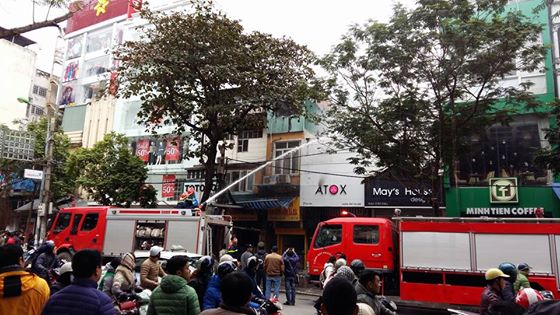 Hà Nội: Cháy quán cơm, hàng chục thực khách tháo chạy