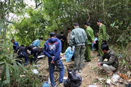 Vợ chết, chồng đói lả trốn trong rừng sâu