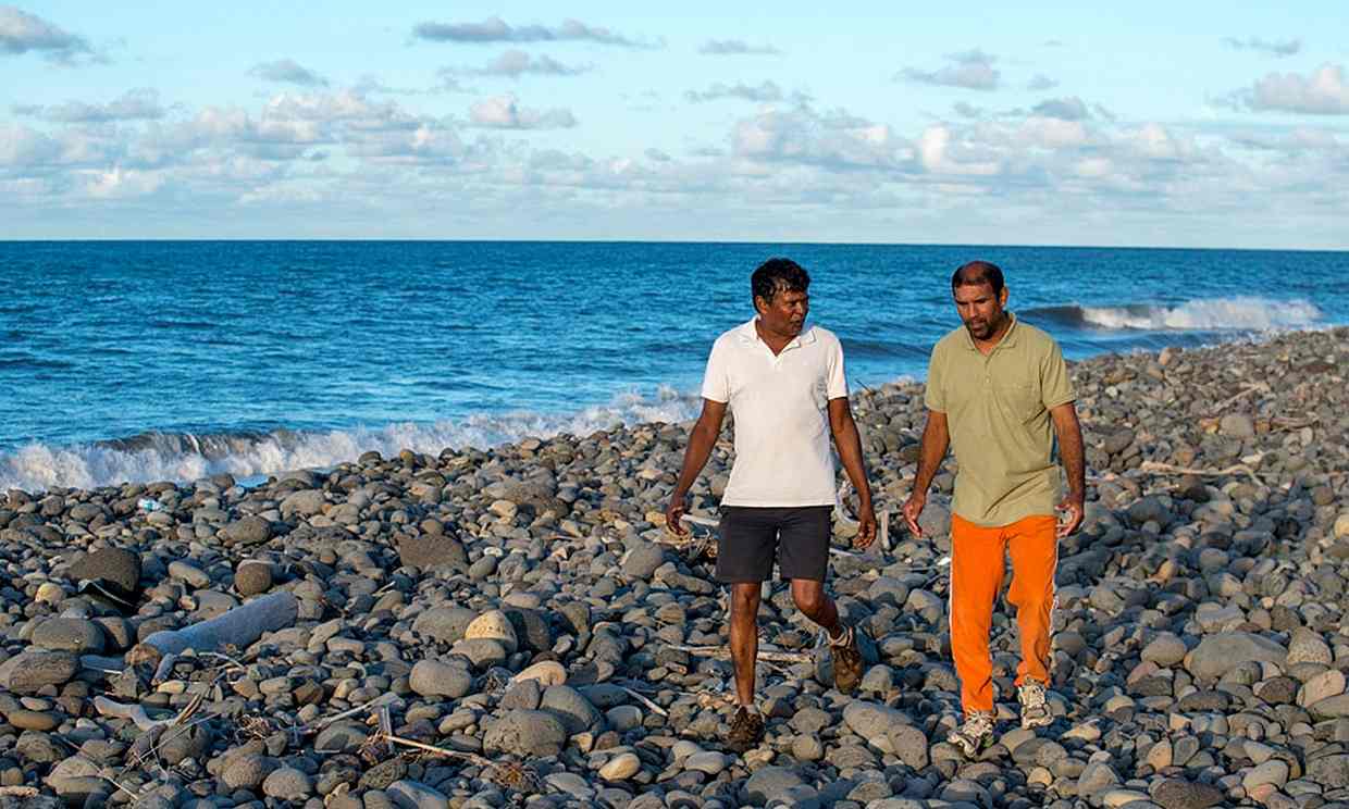 Hai mảnh vỡ ở Mozambique "gần như chắc chắn" là của MH370