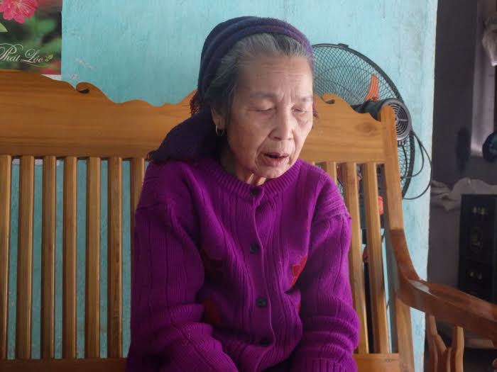 “Ăn chặn” của người nghèo, cán bộ xã xin được thông cảm