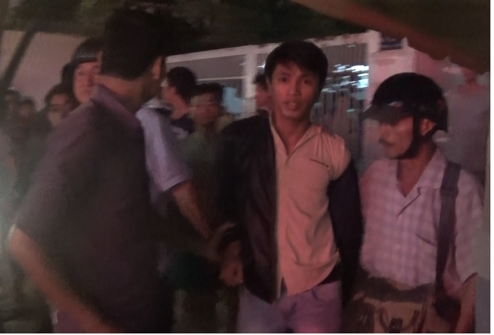 Chở bạn gái đi "cướp chơi", thanh niên bị bắt tại chỗ