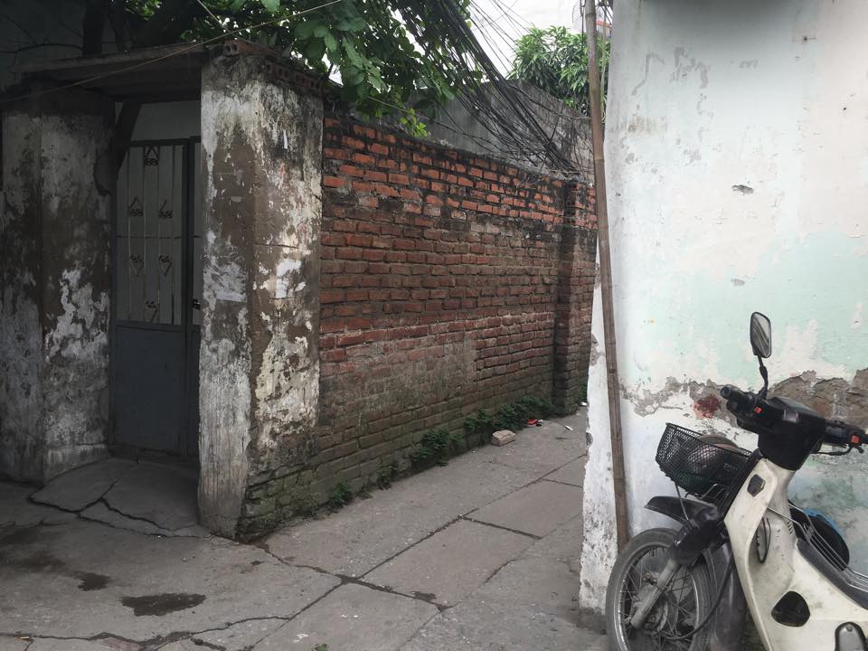 Tới gây sự, con rể 2 tay 2 dao phóng lợn đâm bố vợ