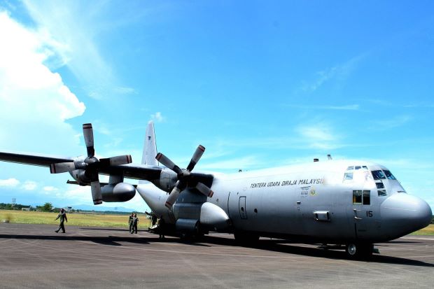 Chiến đấu cơ Indonesia chặn máy bay Malaysia