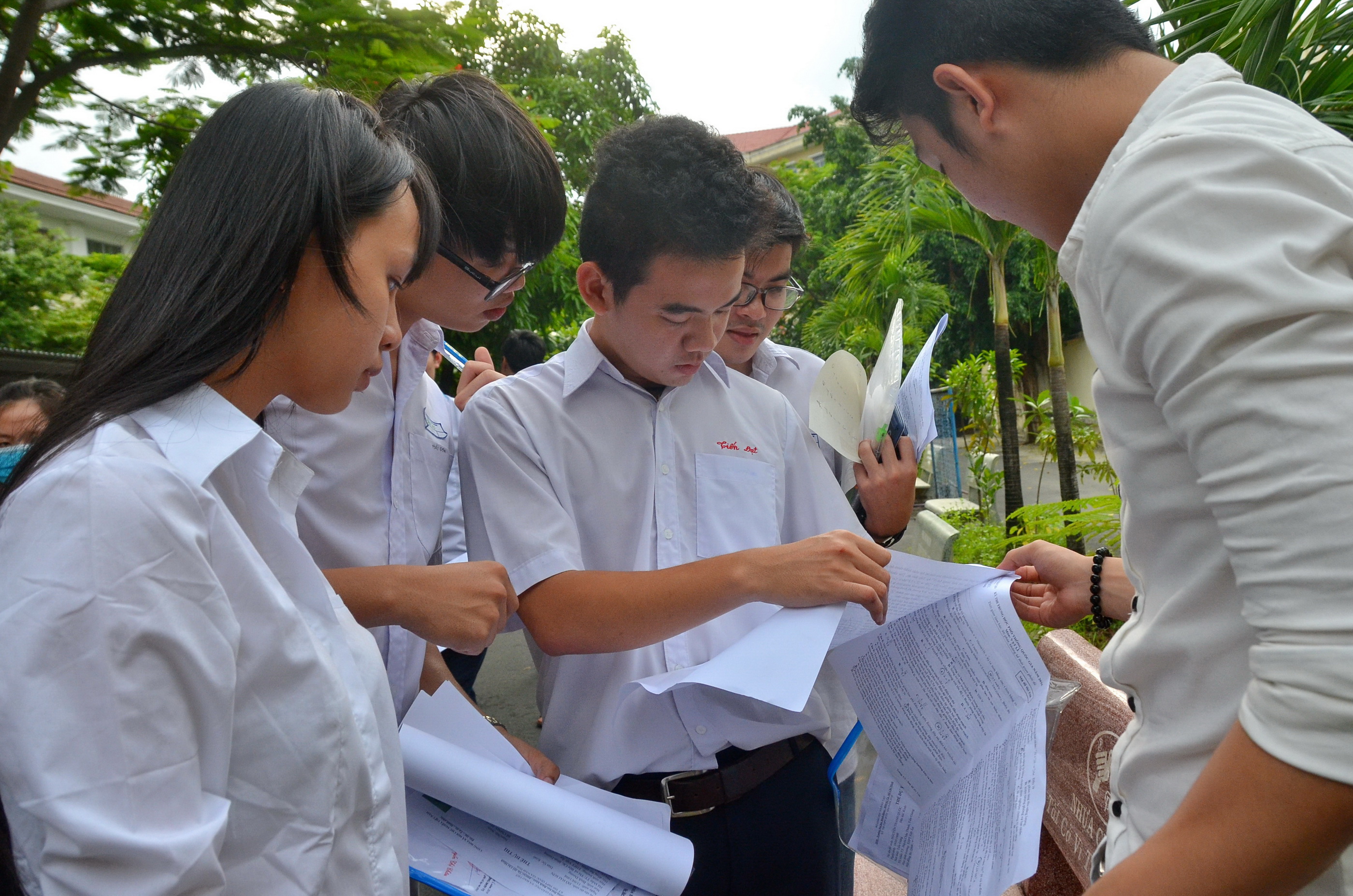 Lộ đề là tin thất thiệt