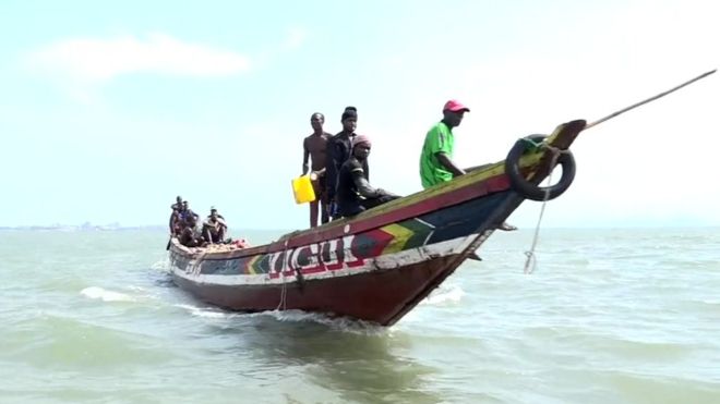 Tàu cá Trung Quốc "hút" cạn cá Guinea