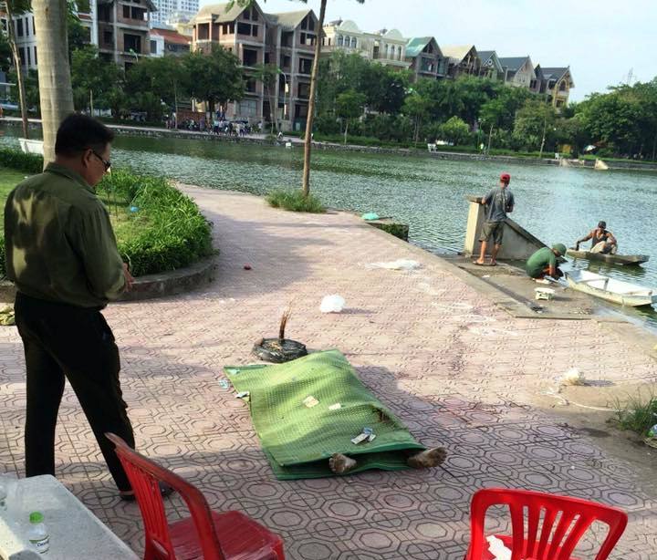 Hà Nội: Vớt được thi thể người đàn ông cởi trần
