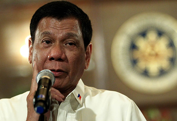 Trấn áp ma túy ở Philippines: Không bắn được thì ném bom