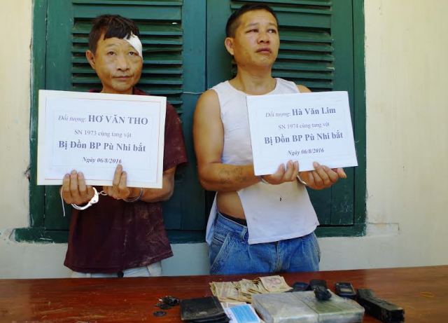 Buôn heroin manh động rút súng chống trả