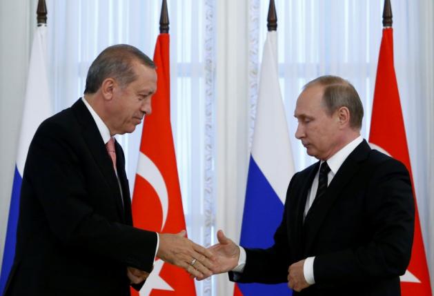 TT Putin và ông Erdogan lần đầu bắt tay sau vụ Su-24 bị bắn hạ