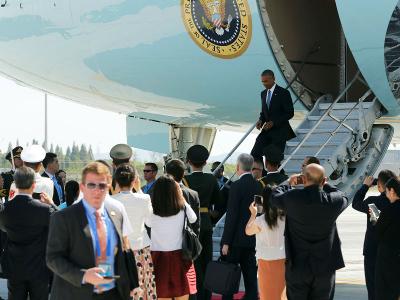 Sự cố bất ngờ khi Tổng thống Obama tới Trung Quốc