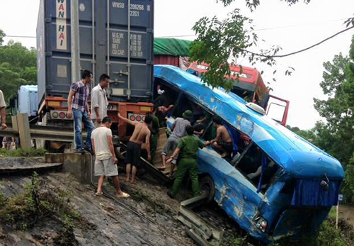 Tai nạn kinh hoàng, 6 người thương vong