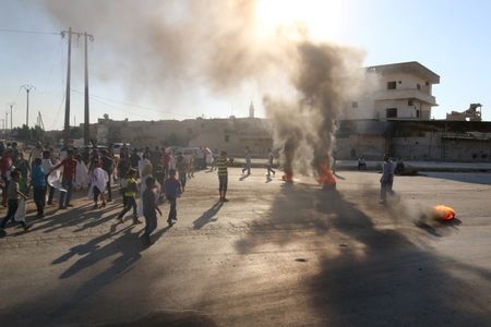 Mỹ "cắn răng" không kích chung với Nga tại Syria?