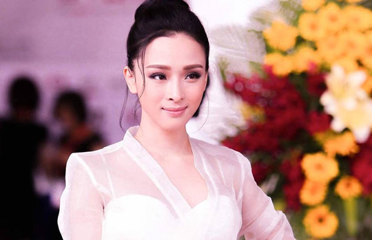 Tuần sau, hoa hậu Phương Nga ra tòa