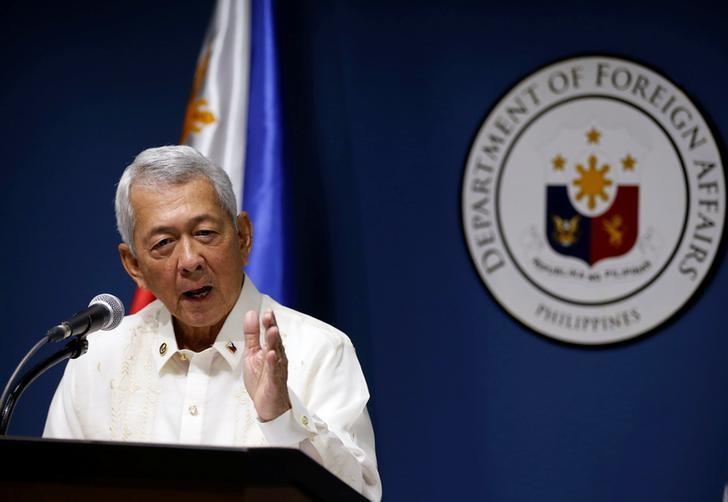 Mỹ cứng rắn với Philippines
