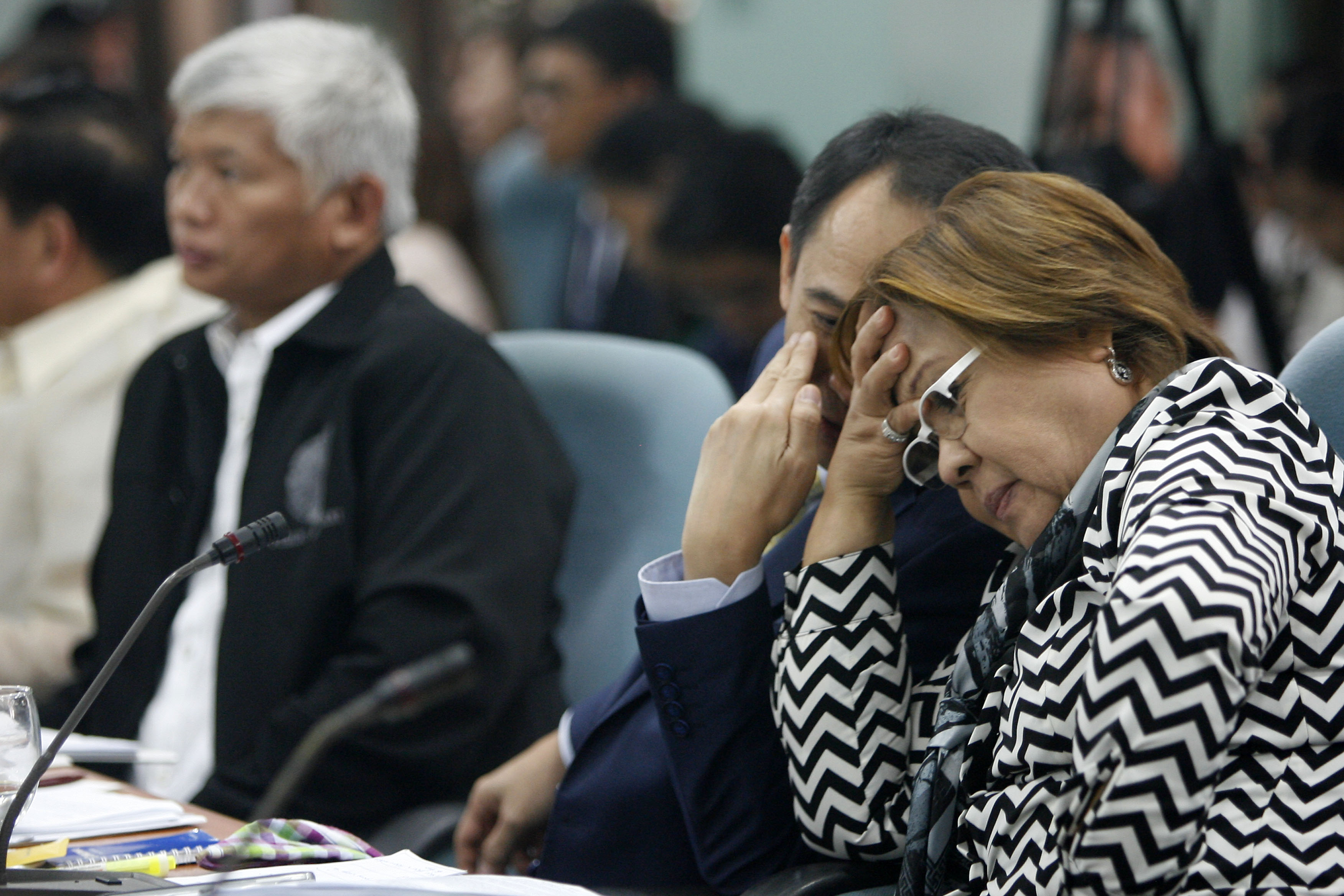 Philippines: Người chống ông Duterte bị lật đổ