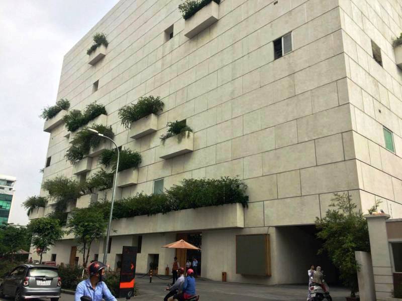 Ăn mặc lịch sự, đi SH vào Gem Center trộm tài sản
