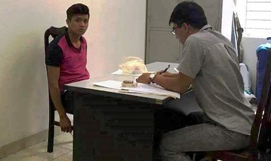 Khởi tố thanh niên đấm trung úy CSGT gãy 2 răng cửa