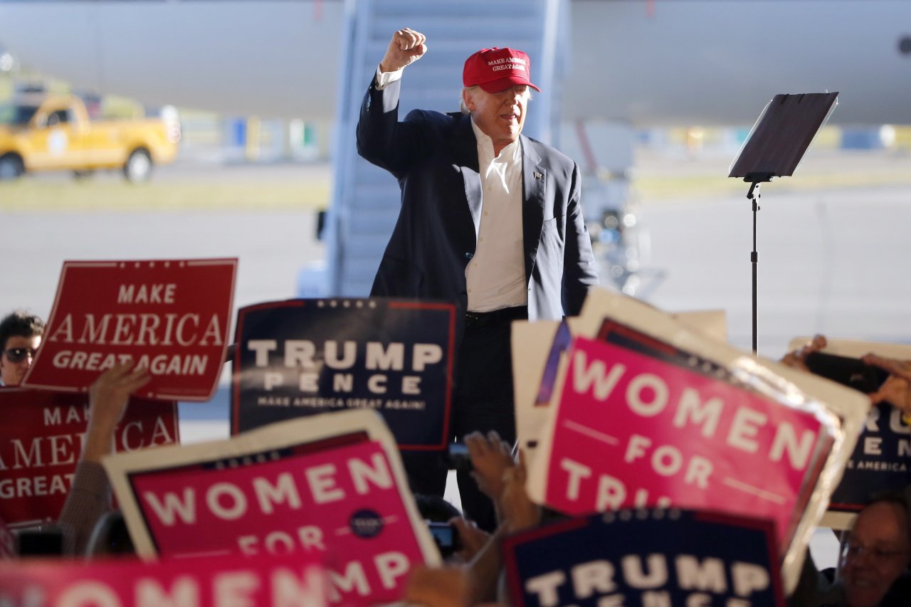 Đường vào Nhà Trắng của ông Trump bị hẹp cửa?