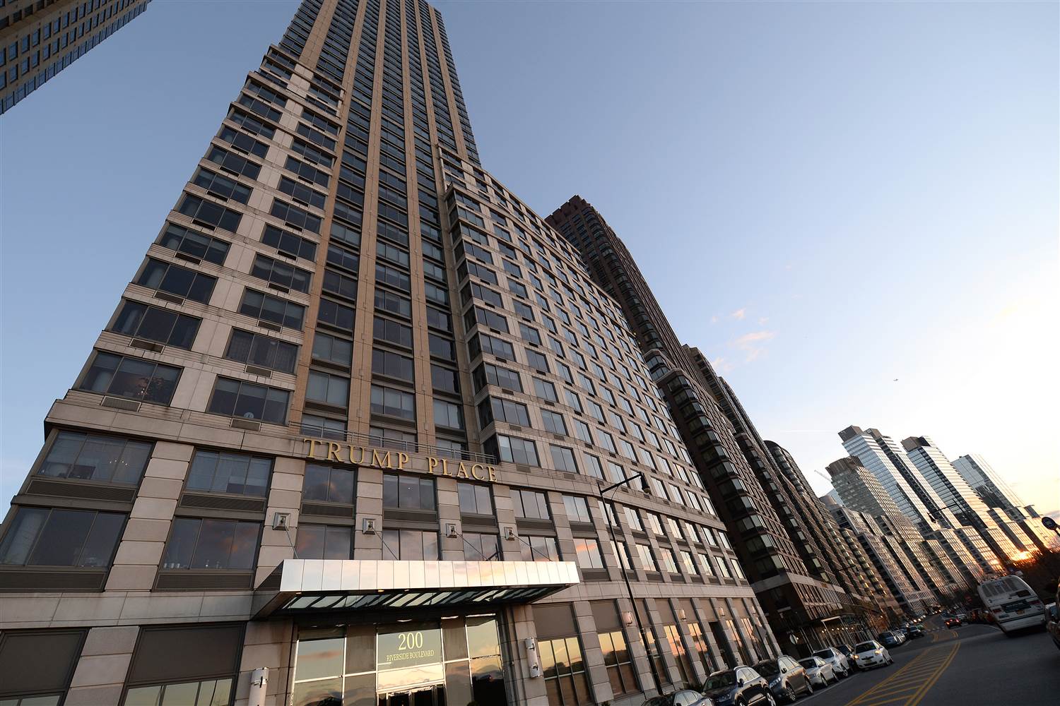 Chung cư Trump Place, 160 v&agrave; 180 đại lộ Riverside, khu Upper West Side, quận Manhattan, TP New York. Ảnh: SIPA USA