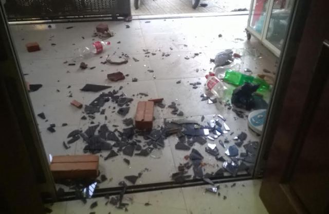 Mang dao kiếm đi tìm chém người giữa ban ngày