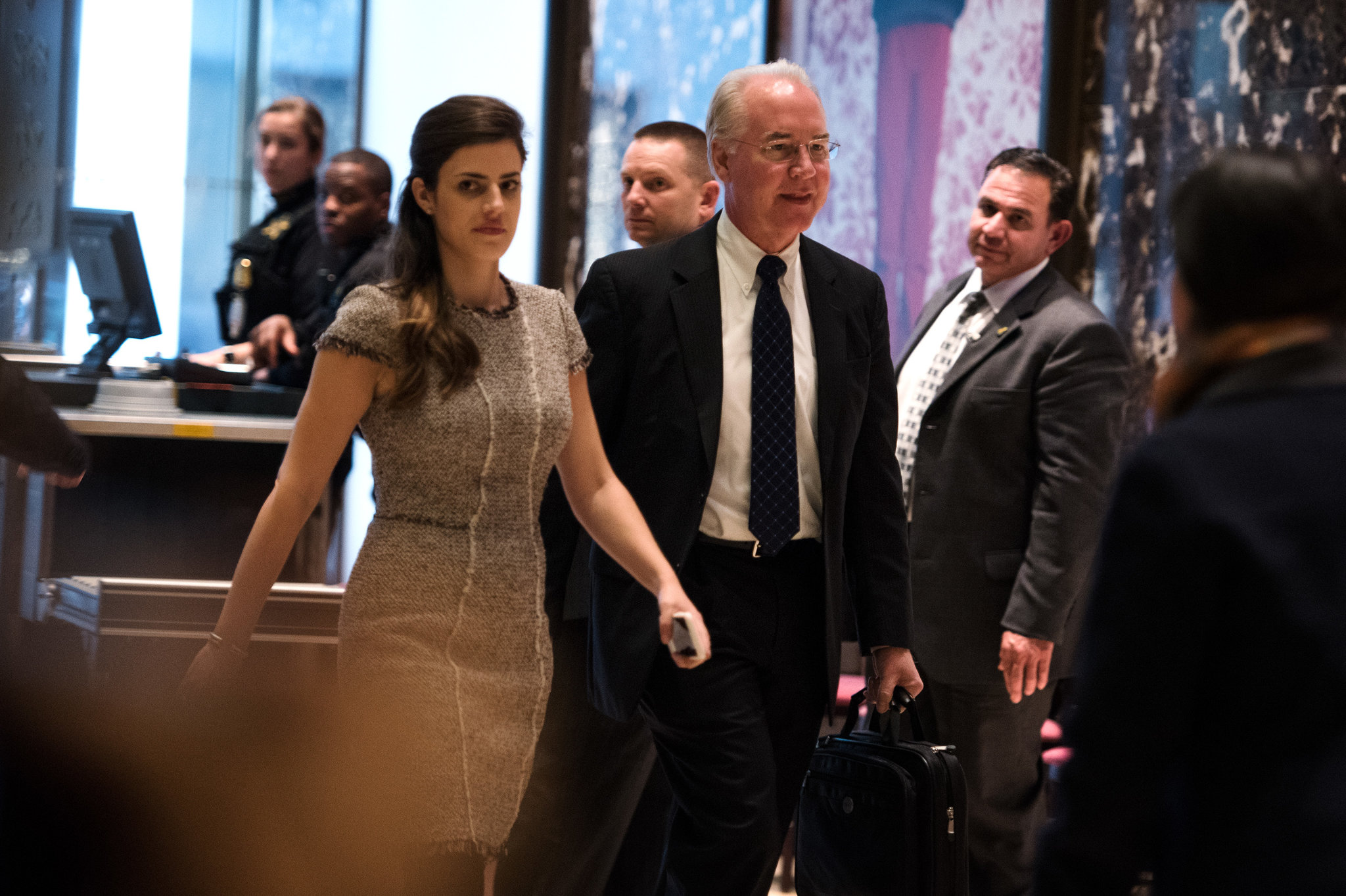 Ông Donald Trump chọn bác sĩ phẫu thuật làm bộ trưởng