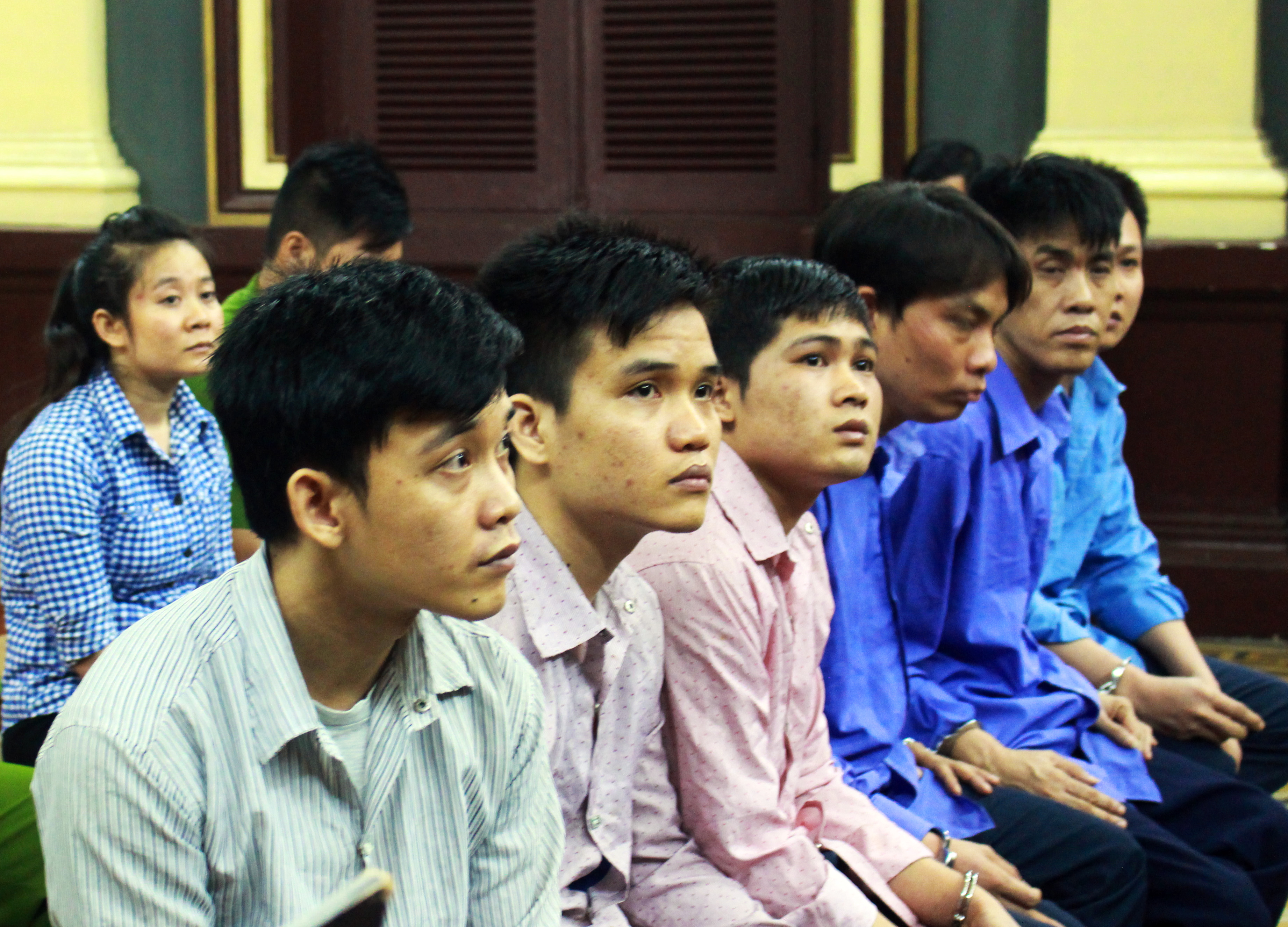 C&aacute;c bị c&aacute;o tại phi&ecirc;n t&ograve;a.