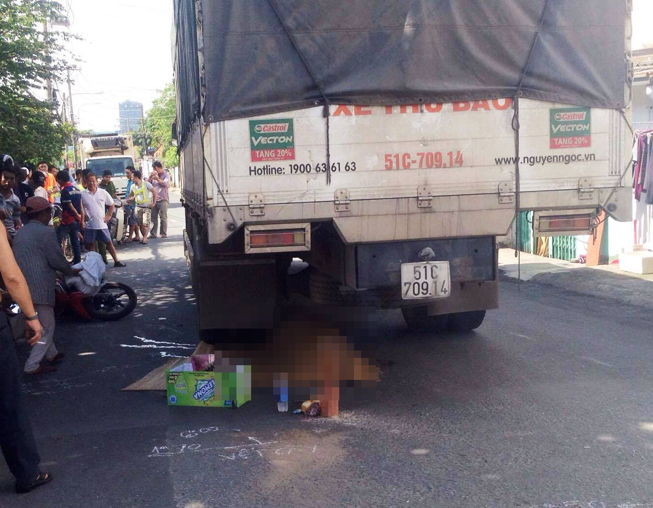 Nhiều người không khỏi thương tâm khi chứng kiến vụ tai nạn