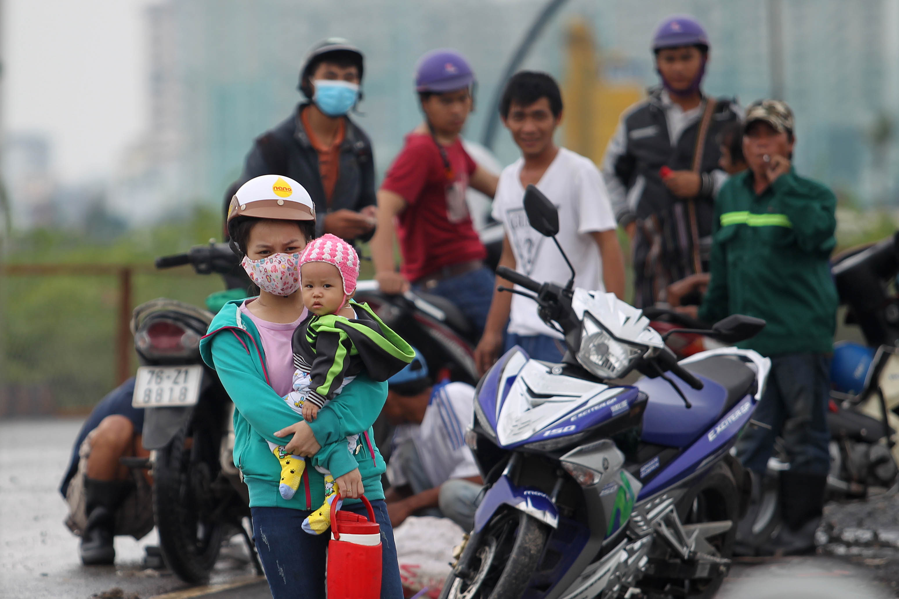 Nhiều người khi qua được đoạn đường này khi quay lại nhìn không khỏi lắc đầu ngao ngán