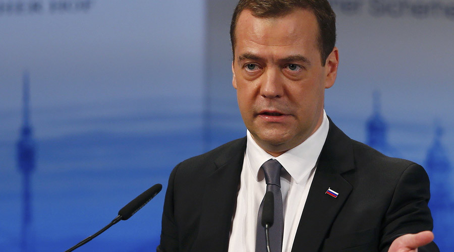 Thủ tướng Medvedev: Nga và NATO đang trượt vào chiến tranh lạnh mới