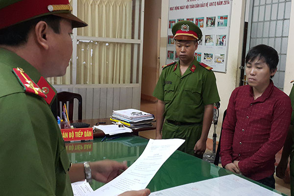 Bé gái 14 tuổi yêu đương tập thể với 3 thanh niên