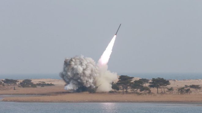 Kim Jong-un lần đầu lên tiếng về đầu đạn hạt nhân