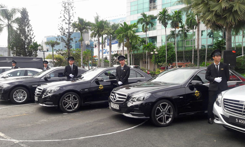 Rộ mốt mua xe siêu sang để cho thuê