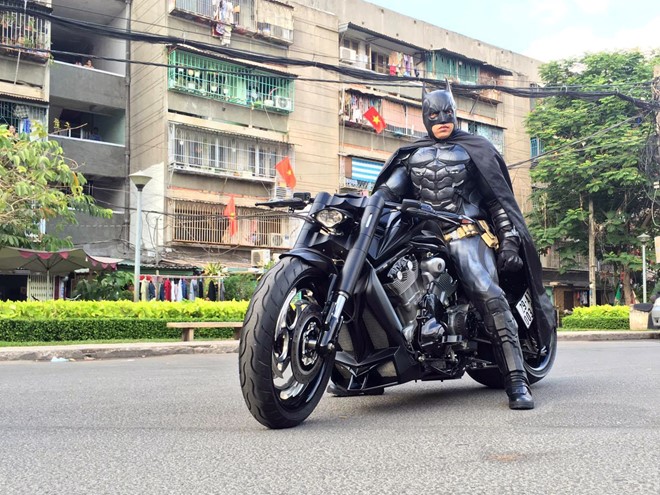 Batman phiên bản Việt xuất hiện trên đường phố Sài Gòn