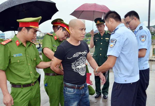 Bắt nghi phạm Trung Quốc sang Việt Nam lẩn trốn