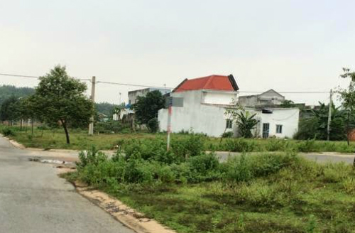 Trả giá khi vội vàng mua đất xa trung tâm