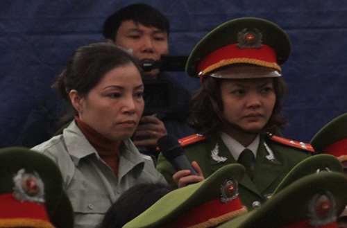 Những pha “vượt rào” trong chốn biệt giam